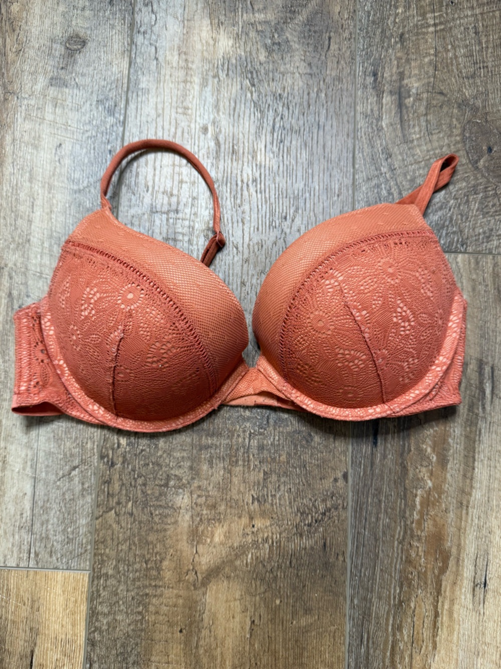 Victorias Secret Push Up Lace Bra, Size 32D